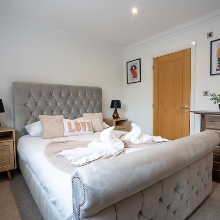 Villa Emirates House, Luxe 5 Bed, With King Sized Beds, Next To Aiport & Nec, Jlr 5 Mins Marston Green Exterior foto
