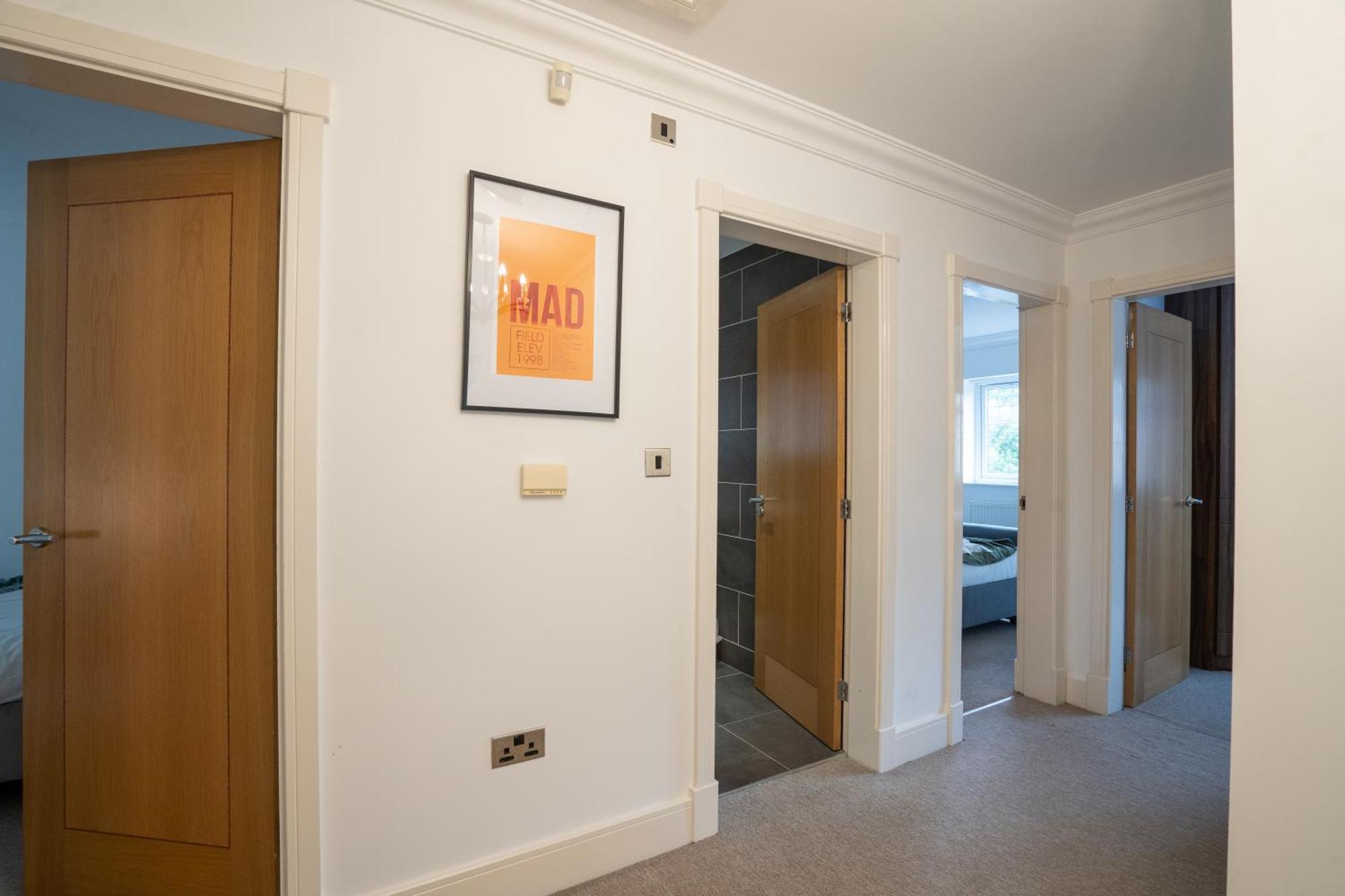Villa Emirates House, Luxe 5 Bed, With King Sized Beds, Next To Aiport & Nec, Jlr 5 Mins Marston Green Exterior foto
