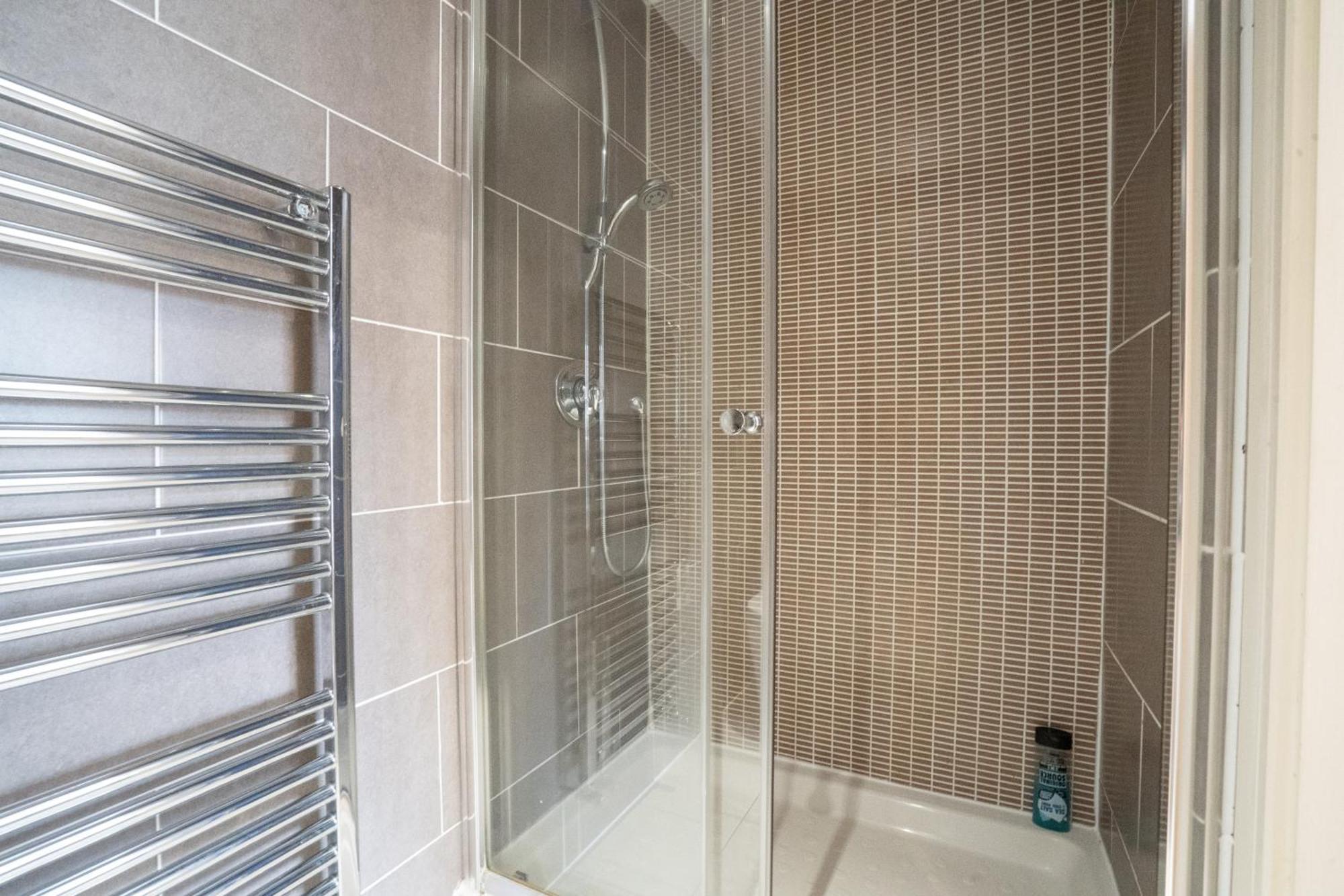 Villa Emirates House, Luxe 5 Bed, With King Sized Beds, Next To Aiport & Nec, Jlr 5 Mins Marston Green Exterior foto